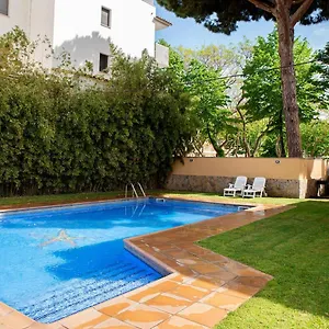 https://coqueto-prctico-cntrico-con-piscina-en-sagar.catalonia-hotels.com